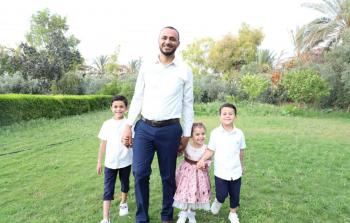 الشهيد خالد أبو عودة وأطفاله