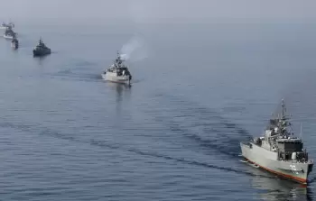 الحرس الثوري يختتم مناوراته بالتهديد بإغلاق مضيق هرمز