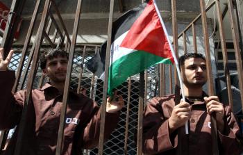 الاحتلال يُجدد الاعتقال الإداري لـ 47 أسير (أرشيف)