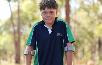 الفتى سبح  أربع ساعات في مياه هائجة (مواقع الكترونية)