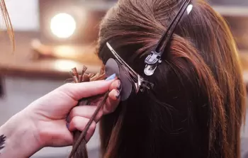 منتجات شعر شائعة قد تحتوي على مواد مسرطنة ومُعطِّلة للهرمونات (أرشيف)