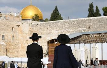مستوطنون يقتحمون باحات المسجد الأقصى