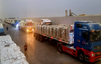 شاحنات تجارية تمر عبر معابر غزة (أرشيف)