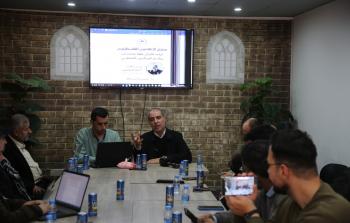 المدير العام للهيئة العامة للبترول إياد الشوربجي خلال لقاء نظمه منتدى الإعلاميين