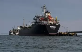 الصورة تعود إلى صفقة بيع نفط خام لشركة بازان الإسرائيلية عام 2009