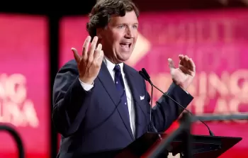 الإعلامي الأمريكي تاكر كارلسون