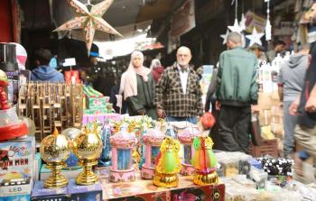 استعدادات في سوق الزاوية بغزة لاستقبال شهر رمضان المبارك