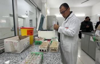 مختبرات غزة تنهار بسبب منع الاحتلال المستلزمات الطبية