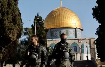 إجراءات الاحتلال في المسجد الأقصى تُفاقم التوتر وتقيّد حضور المصلين