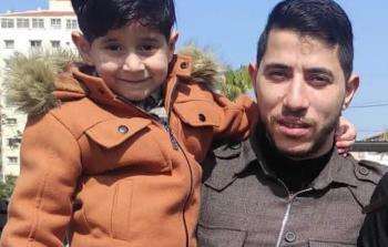 الشهيد حمادة الهبيل وطفله