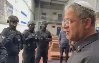 المتطرف بن غفير يقتحم سجن 