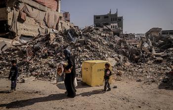 الرصاص العشوائي يشكل تهديداً خطيراً على حياة النازحين قرب ما يعرف بـ