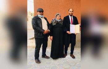 صورة تجمع الشهداء: أبو هيثم وزوجته ونجلهما هيثم