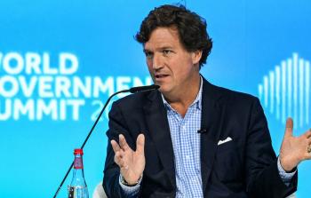 الصحافي الأمريكي تاكر كارلسون