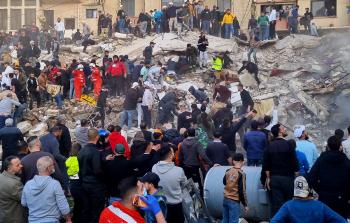 المبنى المنهار في طرابلس (وكالات)