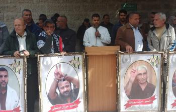 من اعتصام أهالي الأسرى للمطالبة بوقف انتهاكات الاحتلال بحق أبنائهم