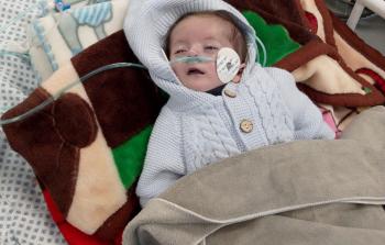 الطفل الشهيد زين الذي ارتقى جراء عدم سماح الاحتلال بفتح معبر رفح وسفره للعلاج