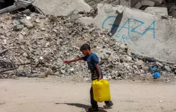 معاناة قاسية يعيشها أهالي قطاع غزة جراء تواصل أزمة المياه