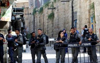 جنود الاحتلال أطلقوا الرصاص الحي تجاه مجموعة من الشبان على مدخل مخيم قلنديا