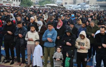 أداء صلاة عيد الفطر في غزة