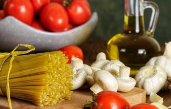 اتباع نمط غذائي يجمع بين نظامين صحيين معروفين قد يساهم في إبطاء مظاهر التقدّم في عمر الدماغ لأكثر من عامين