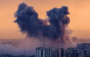 تصاعد أعمدة الدخان جراء عدوان أمريكي إسرائيلي على إيران