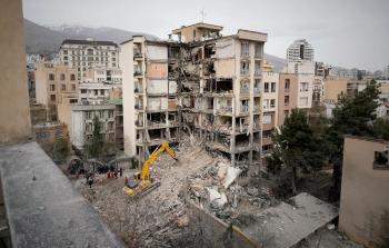 صورة حية لأثار الصواريخ الإيرانية في مدينة 