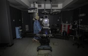 ظلام في مستشفيات قطاع غزة جراء انعدام الزيوت اللازمة لتشغيل المولدات