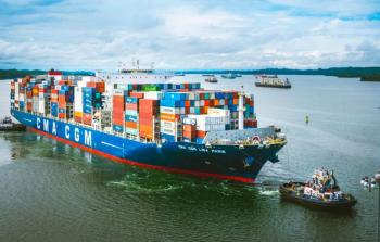 وجّه الحرس الثوري الإيراني رسائل لاسلكية للسفن التجارية محذّرها من دخول مضيق هرمز