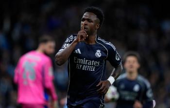 فينيسيوس جونيور يحتفل بتسجيل الهدف الأول