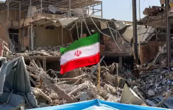 قصف العدوان الأمريكي الإسرائيلي لمنزل في إيران