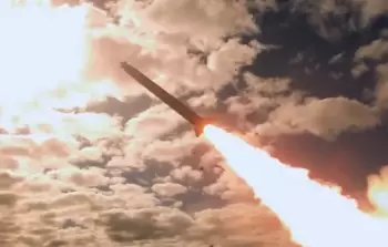 الحرس الإيراني يحذر 15 شركة اجنبية ويطالب بإخلاء محيطها