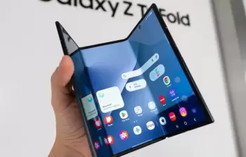 سامسونج توقف بيع أغلى هواتفها القابلة للطي (2,899 دولاراً)