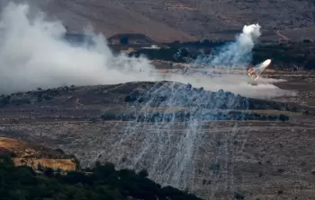 الاحتلال يطلق الفوسفور الأبيض باتجاه جنوب لبنان (