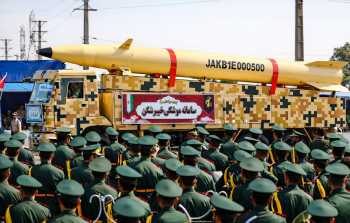 صاروخ خيبر شكن خلال عرضه في العاصمة الإيرانية طهران صباح يوم الخميس 31 سبتمبر 2022م (وكالات)