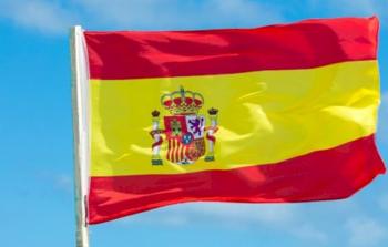 الإغلاق لا يشمل حالات الطوارئ، ويجبر الطائرات العسكرية على التحليق حول إسبانيا