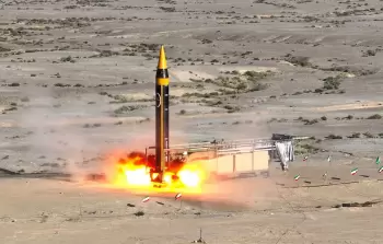 صاروخ خرمشهر الباليستي الإيراني (أرشيف)