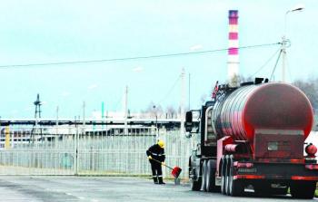 الحظر على البنزين الروسي سيظل سارياً حتى 31 تموز/ يوليو (أرشيف)