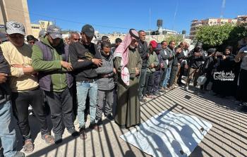 وداع ثلاث وفيات جراء انهيار حائط على خيام النازحين بمواصي خان يونس