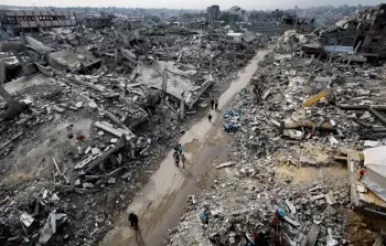 صورة توثق الدمار الذي خلفه قصف الاحتلال في أحد الشوارع بغزة