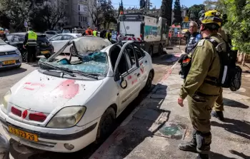 أضرار جراء سقوط صاروخ إيراني في مدينة 