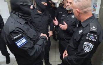 اقتحام بن غفير للسجون متنكرا للإشراف على تعذيب الأسرى