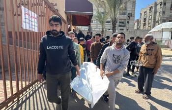 ن | شهيد وإصابة لطفلته في قصف طائرة مسيرة إسرائيلية وسط خان يونس (تصوير: فلسطين أون لاين)