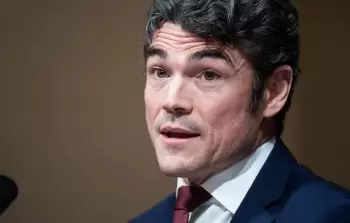 مدير المركز الوطني الأمريكي لمكافحة الإرهاب (NCTC) جو كينت يقدم استقالته