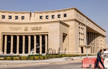 الاقتصاد المصري يواجه ارتفاعا في الدين الحكومي، وضعفا في القدرة على تحمل كلفته