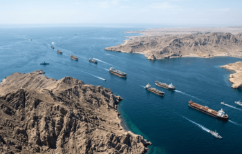 عبور ناقلة نفط خاضعة للعقوبات الأميركية مضيق هرمز، في أول تحرك من نوعه منذ بدء الحصار الأميركي