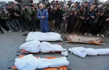 أهالي يودعون أبناءهم الذين ارتقوا شهداء في قصف الاحتلال على غزة