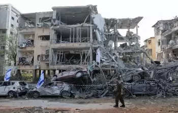 دمار كبير خلفته الصواريخ الإيرانية في البنى التحتية في 