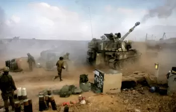 جنود الاحتلال خلال قصفهم للجنوب اللبناني (أرشيفية)
