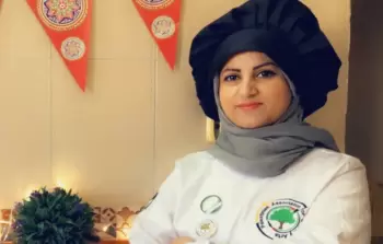 صورة من الأرشيف.. الشيف سمر النباهين.. مشروع صغير ينعش الأمل وسط ركام غزة